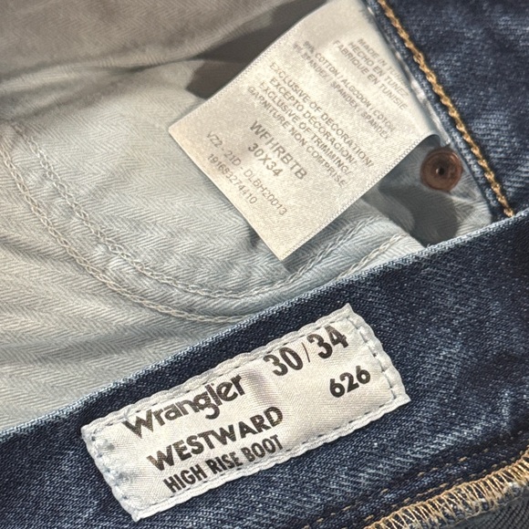 Wrangler Women's WESTWARD High Rise Boot Cut Jeans in Dark Blue Size 30x34 - Picture 2 of 7